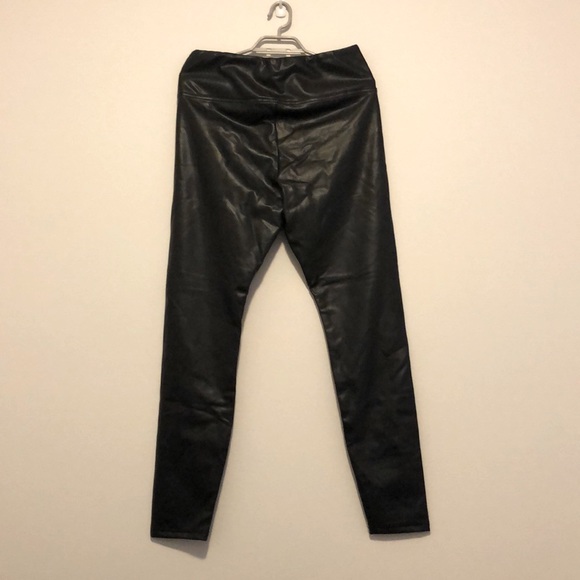 RW & CO women’s pleather pants - Picture 2 of 2